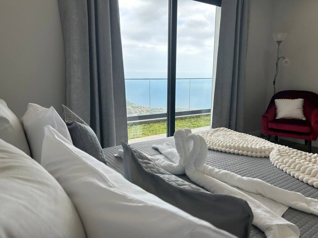 villa diogo_ponta do sol-madeira-sleep with a view